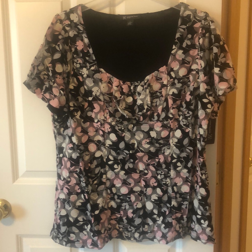 NWT Floral Top